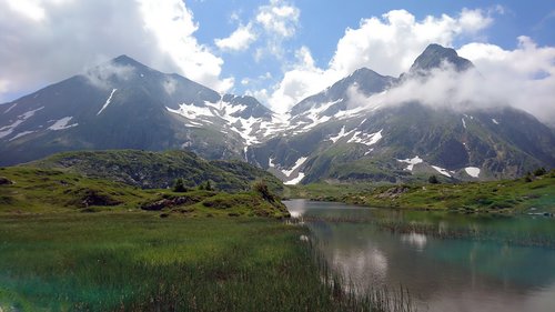 mountain  lake  bivouac
