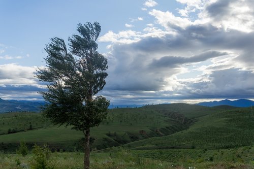 mountain  dark clouds  cloud