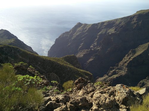 mountain  sea  cliffs