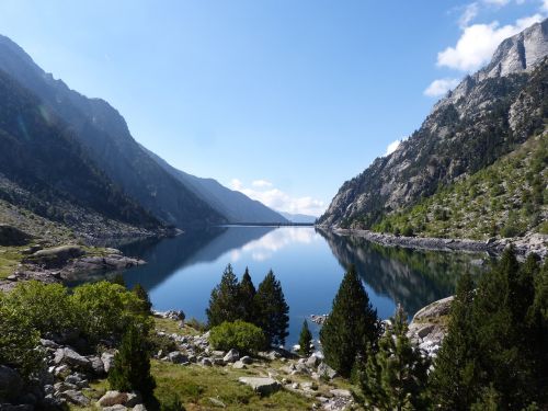 mountain lake pyrenee catalunya estany de cavallers