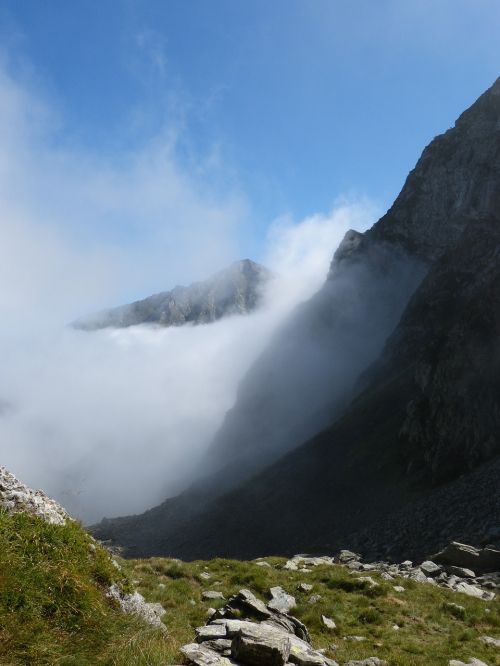 mountain pass round dish fog