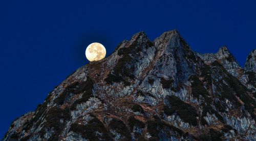 mountainous landscape full moon 剣岳