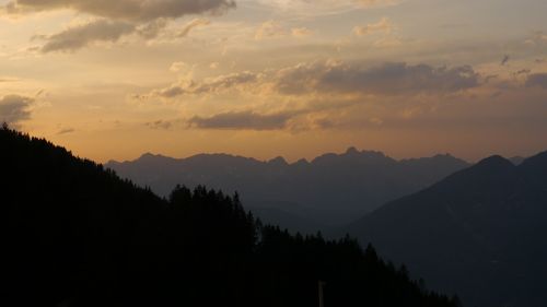 mountains by amin kalbasi sunset