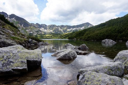 mountains the valley of the pond