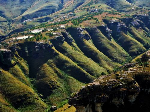 mountains majestic green