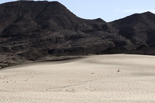 mountains  sand  sahara