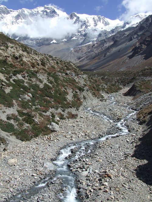 mountains brook nepal