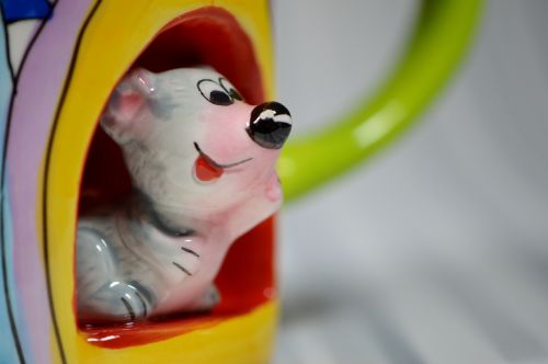 mouse mouse hole porcelain
