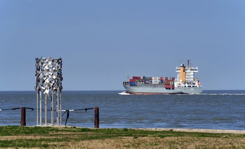 mouth of the elbe river  north sea  cuxhaven