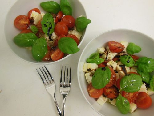 mozzarella tomatoes basil