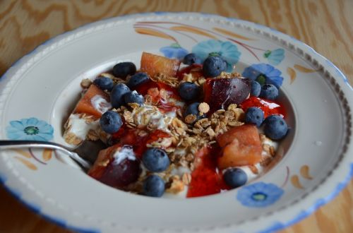muesli blueberries healthy