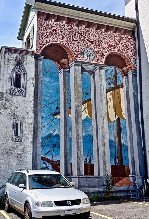 mural  decoration  facade
