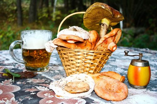 mushrooms beer table