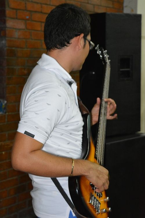 music talent bassist