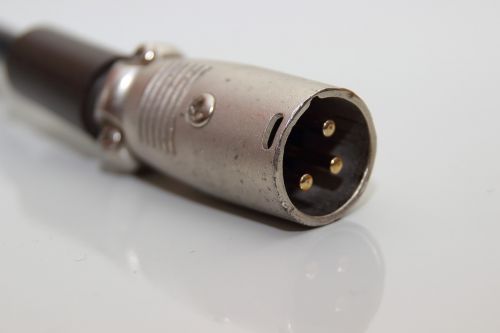 music microphone cable plug