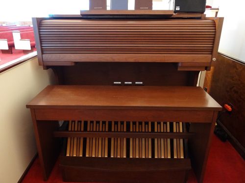 music organ church