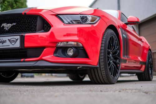 mustang gt red