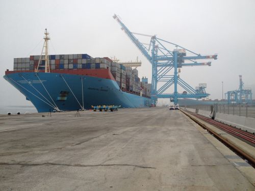 container ship mv2 maasvlakte