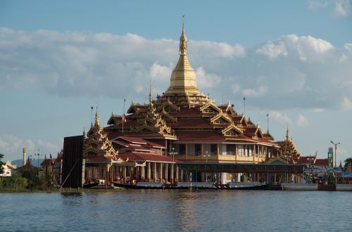 myanmar buddhism temple