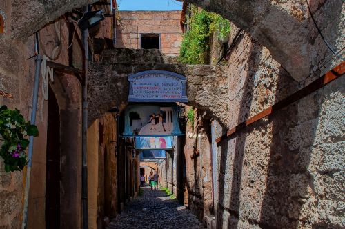 narrow alley rhodhos rhodhos-old town