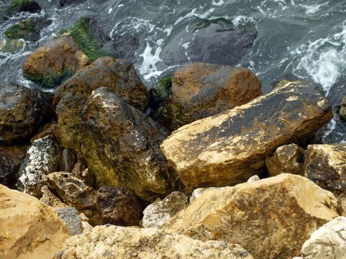 nature rocks sea