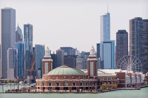 navy pier chicago skyline river view
