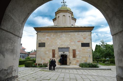 monastery negru voda campulung