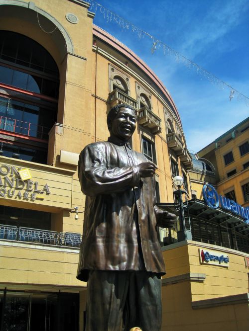 Nelson Mandela Statue 1