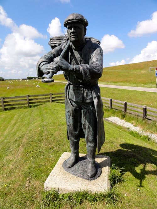 netherlands statue monument