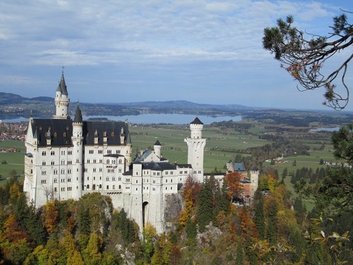 neuschwanstein castle  germany  autumn