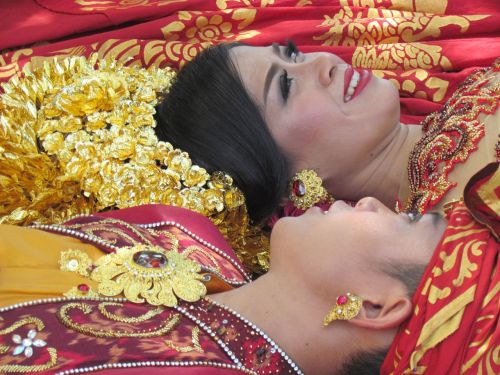 newlyweds indonesia balinese