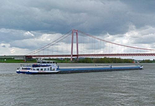 niederrhein shipping suspension bridge