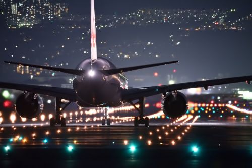 night flight plane airport