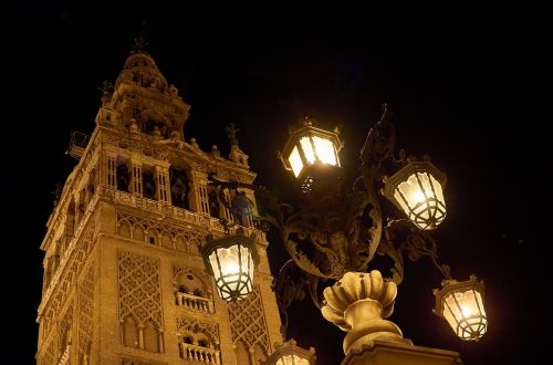 night photograph cathedrale seville
