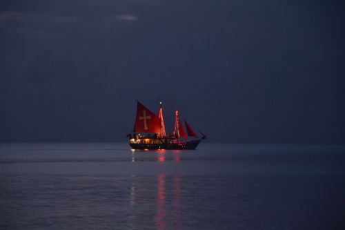 night sea boat pirates