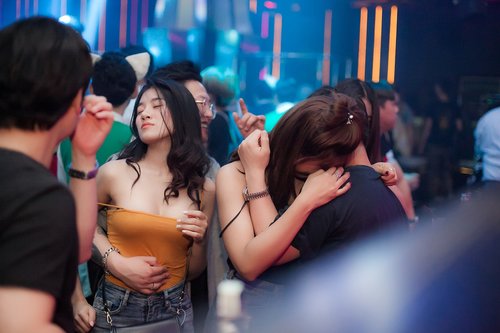nightclub  disco  ladies night
