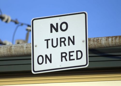no turn on red sign road