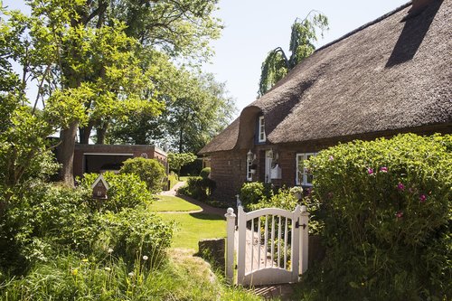 nordfriesland  thatched roof  old building