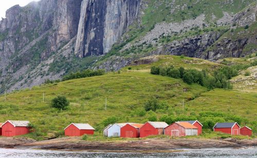 norway fishermen's cabins red