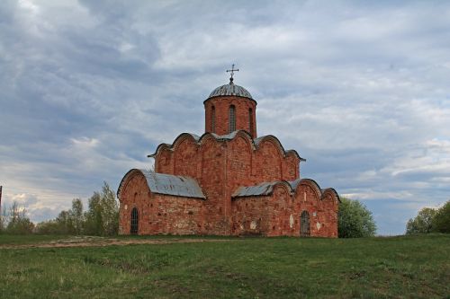 novgorod churches building