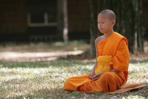 novice boy buddhist