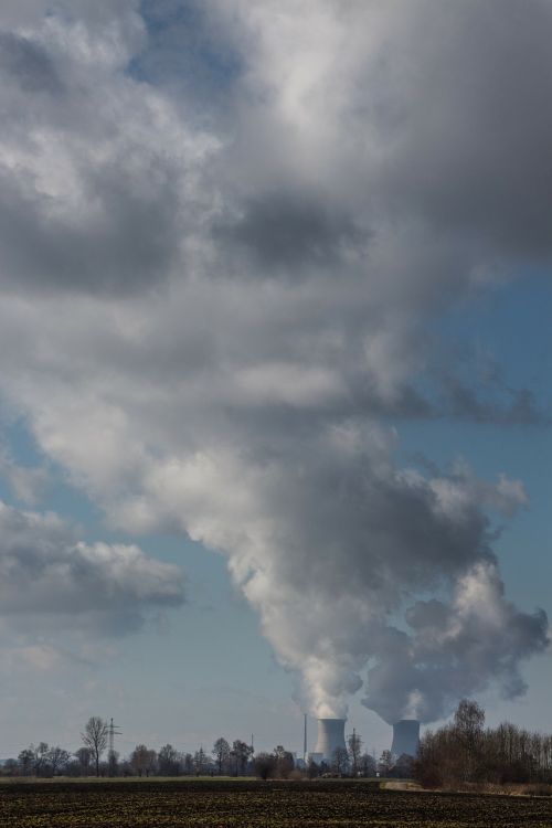 nuclear power plant grundremmingen clouds