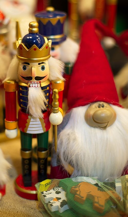 nutcracker wood figure