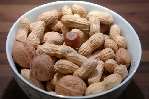 nuts peanuts walnuts