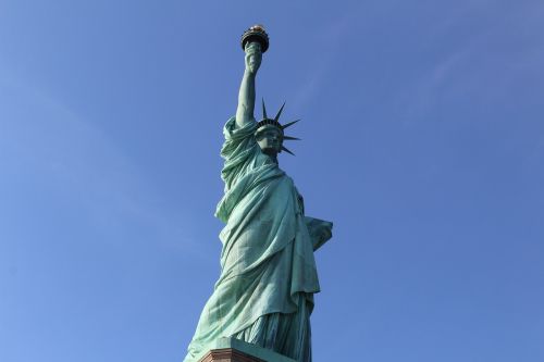 ny statue of liberty sky
