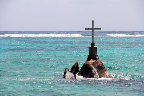 ocean sea cross