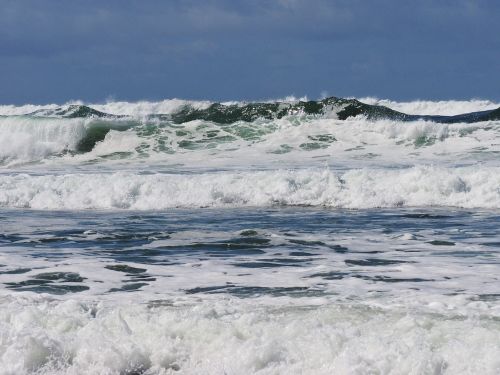ocean waves pacific