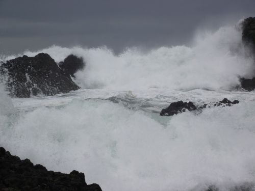 ocean water rocks