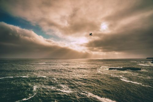 ocean waves sky