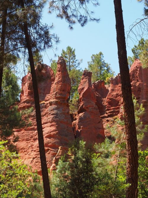 ocher rocks red pink